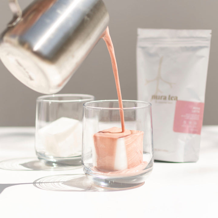 Rosa Latte con hielos de leche de coco